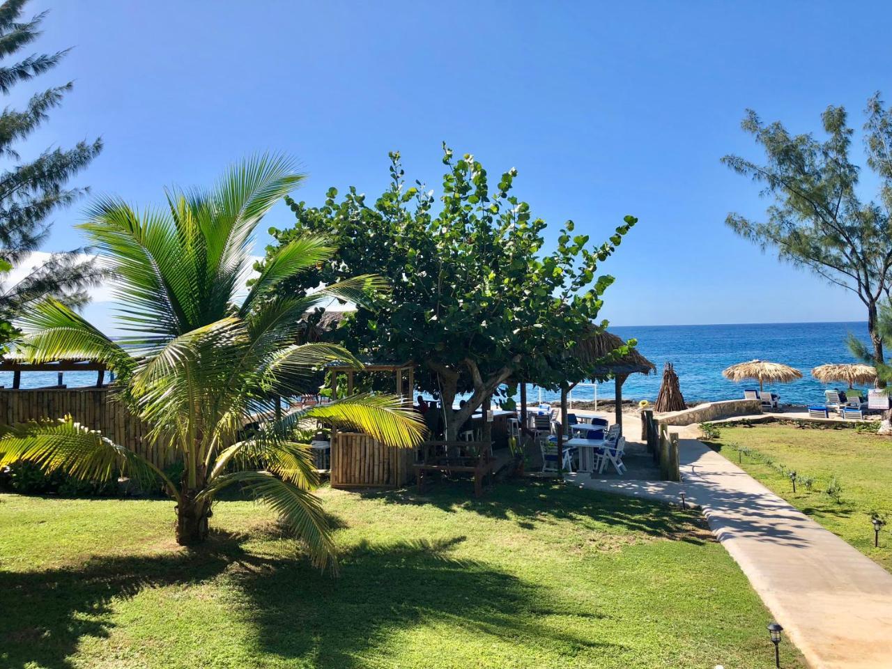 The Westender Inn Negril Exterior photo